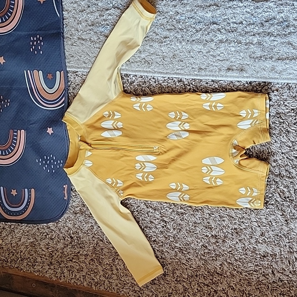 🪶NWOT Rashguard UPF 50+ Swimsuit